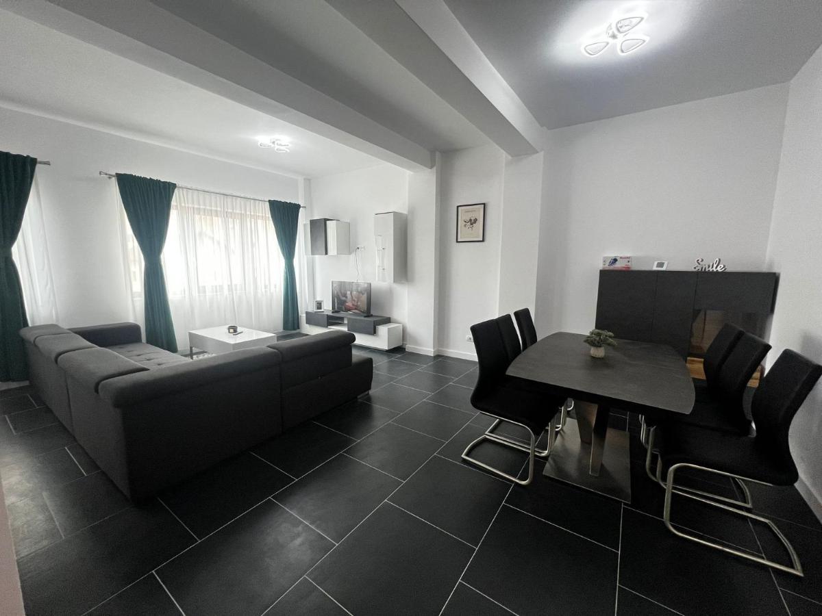 Marvellous Aparthotel With Master Apartments Suceava Dış mekan fotoğraf