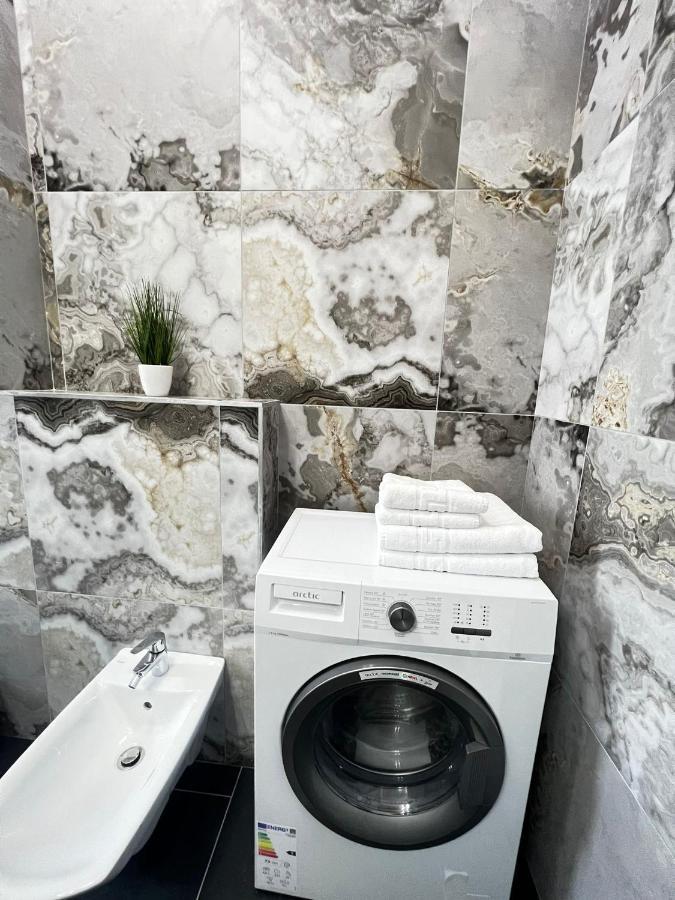 Marvellous Aparthotel With Master Apartments Suceava Dış mekan fotoğraf