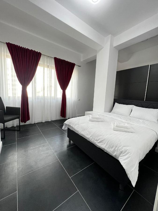Marvellous Aparthotel With Master Apartments Suceava Dış mekan fotoğraf