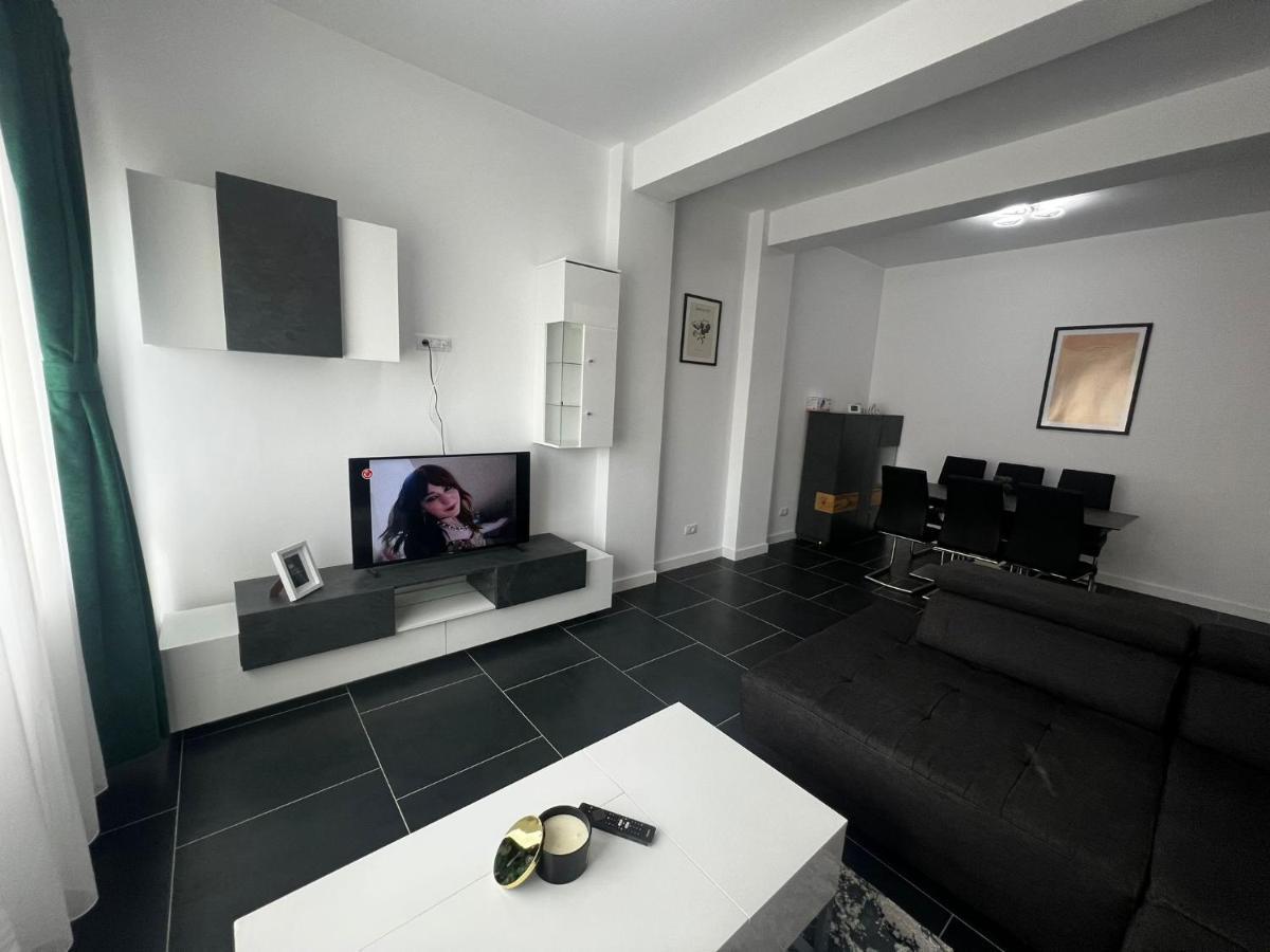 Marvellous Aparthotel With Master Apartments Suceava Dış mekan fotoğraf