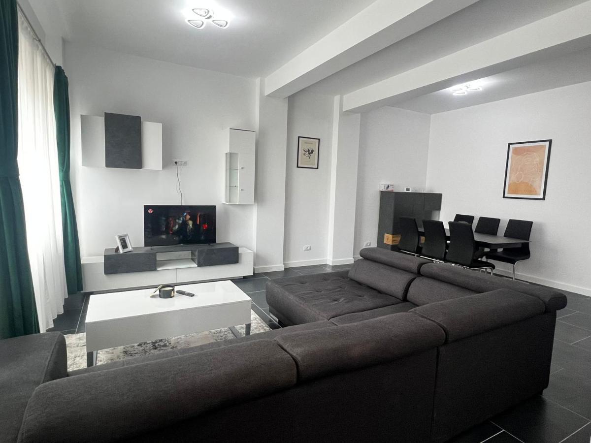Marvellous Aparthotel With Master Apartments Suceava Dış mekan fotoğraf