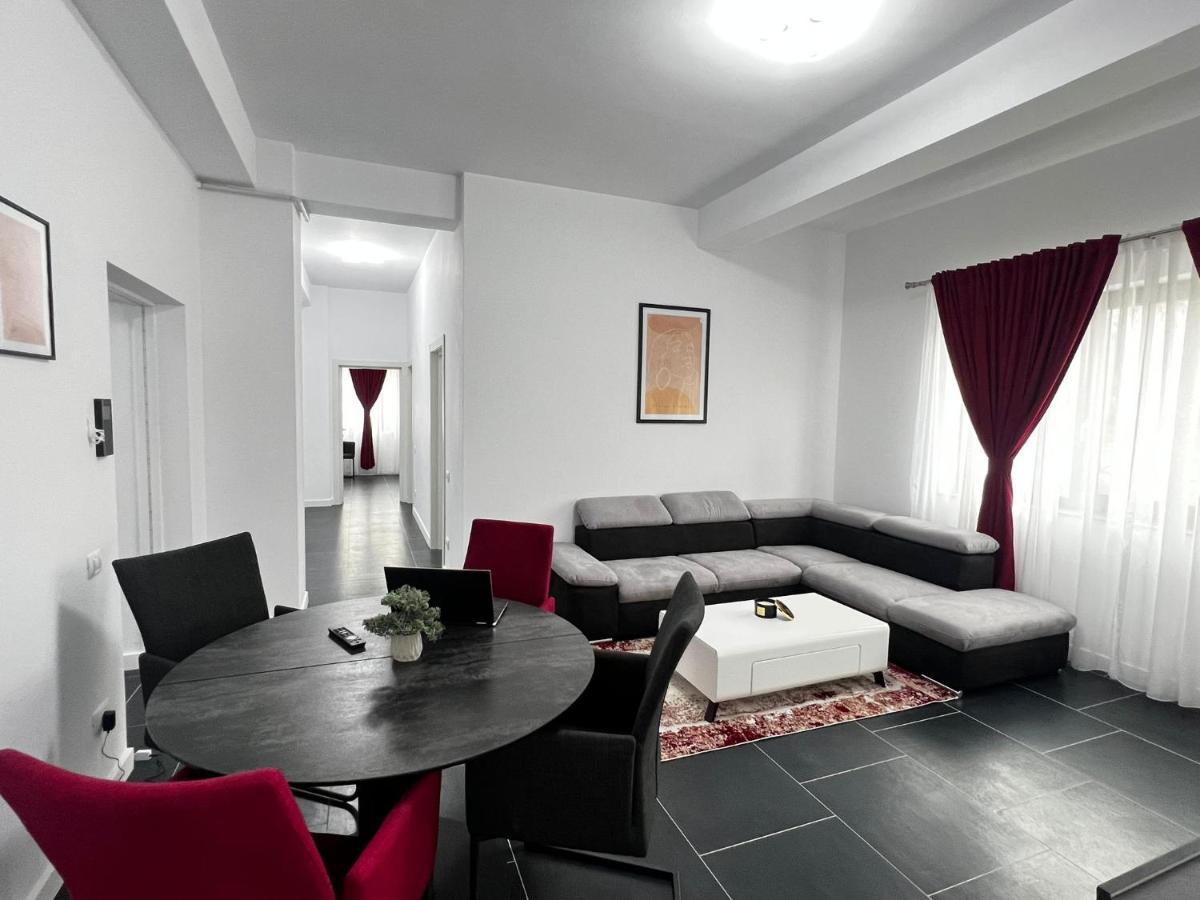 Marvellous Aparthotel With Master Apartments Suceava Dış mekan fotoğraf