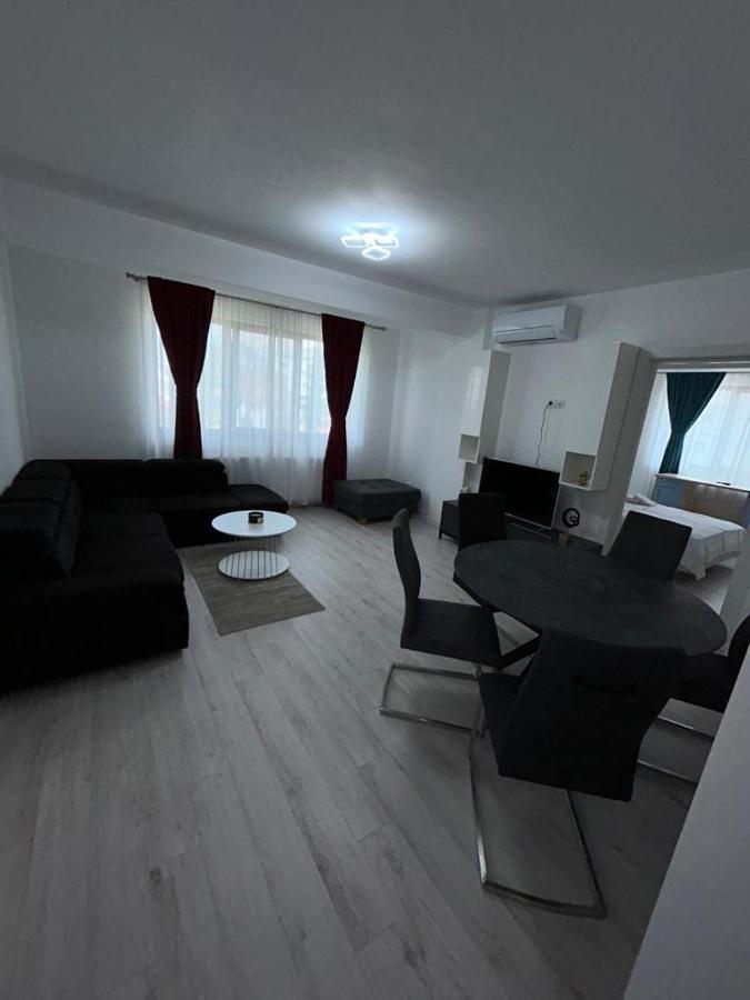 Marvellous Aparthotel With Master Apartments Suceava Dış mekan fotoğraf