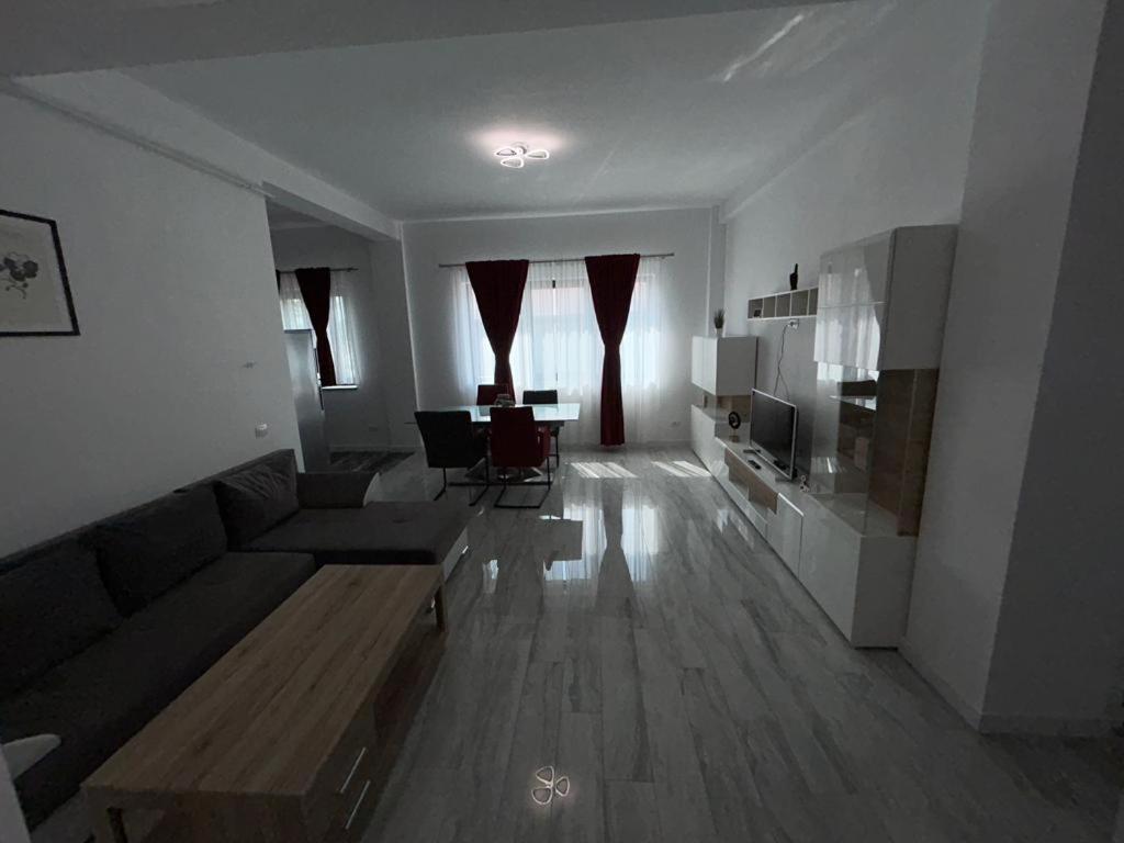 Marvellous Aparthotel With Master Apartments Suceava Dış mekan fotoğraf