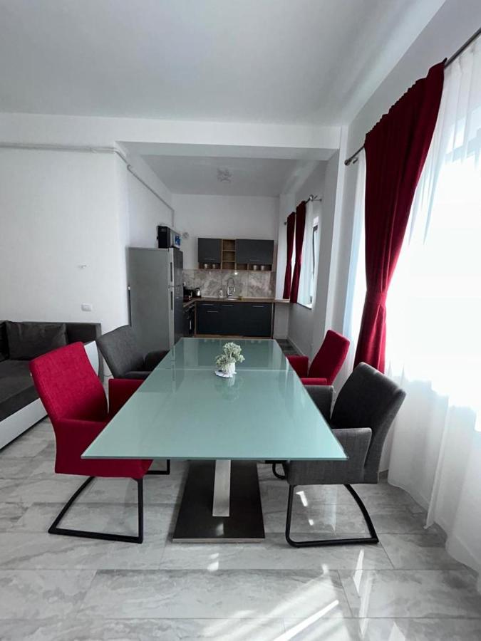 Marvellous Aparthotel With Master Apartments Suceava Dış mekan fotoğraf